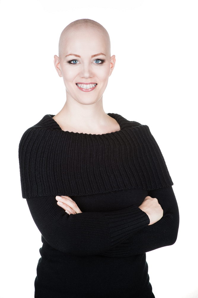 Brustkrebs, Christine Raab, Visagistin, Aschaffenburg, Make-Up Artist, Maskenbildner, Hund, Hundekopf, Perücke, Glatze, positiv, Großostheim (2)